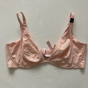 New Victoria’s Secret incredible unlined plunge bra